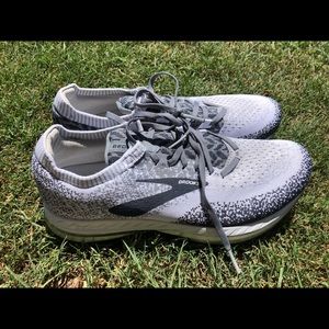 Men’s Brooks Bedlam Running shoes sz 9.5